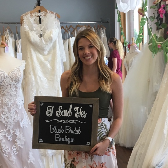 Meet your Posher, Macy - Picture 2 of 7